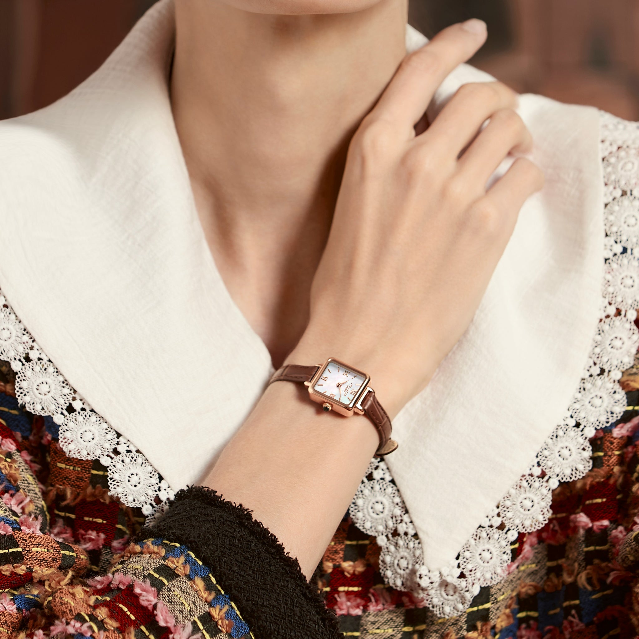 Trendsetter of Tijdloos: Hoe Kies Je het Perfecte Houten Horloge voor Dames?